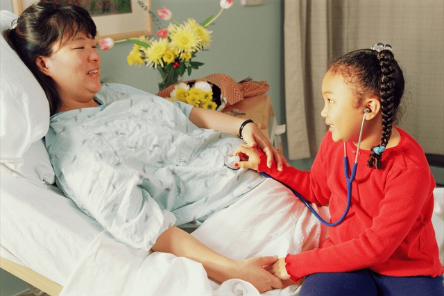 Cha mẹ lớn tuổi sinh con thông minh hơn? Khoa học lên tiếng!- Ảnh 1.