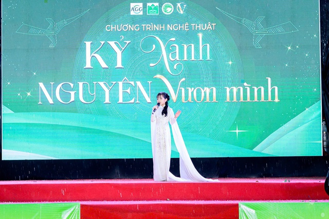 Á quân MC nhí - Ca sĩ - Model Châu Anh tỏa sáng rực rỡ
trên sân khấu gala vinh danh trao giải “Nhà thiết kế tương lai toàn quốc 2025”- Ảnh 6. Á quân MC nhí - Ca sĩ - Model Châu Anh tỏa sáng rực rỡ
trên sân khấu gala vinh danh trao giải “Nhà thiết kế tương lai toàn quốc 2025”- Ảnh 6.