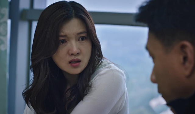 Kỷ niệm 4 năm ngày cưới, chồng tặng tôi chiếc ô tô màu trắng nhưng vừa nhìn thấy, tôi đã đau thấu xương- Ảnh 1.