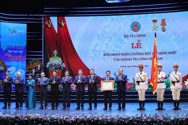 Kỷ niệm 80 năm ngày truyền thống ngành Tài chính- Ảnh 2. Kỷ niệm 80 năm ngày truyền thống ngành Tài chính- Ảnh 2.