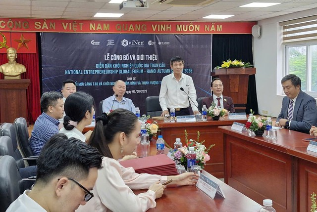 TS. Đinh Việt Hoà - Chủ tịch Hiệp hội Khởi nghiệp Quốc gia phát biểu tại chương trình.