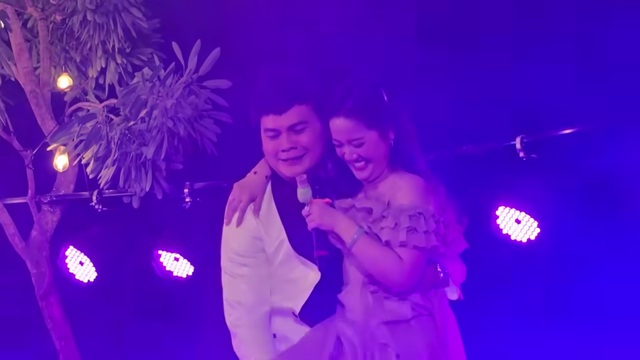 Con gái nuôi cố nghệ sĩ Vũ Linh được một nam NSƯT bế trên sân khấu, ai cũng la lớn- Ảnh 2. Con gái nuôi cố nghệ sĩ Vũ Linh được một nam NSƯT bế trên sân khấu, ai cũng la lớn- Ảnh 2.