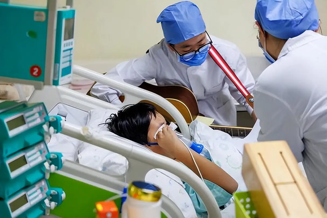 Tỷ lệ ung thư ở trẻ em đang gia tăng! Cảnh báo loạt "đồ ăn vặt sát thủ" làm suy yếu hệ miễn dịch của trẻ- Ảnh 2.