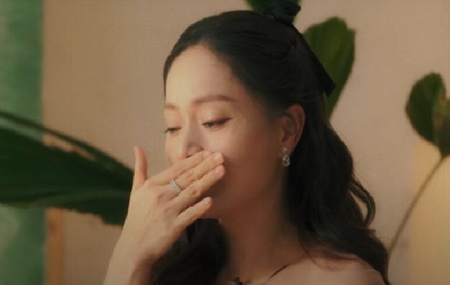 Bị hỏi về việc ly thân chồng Tây, Lan Phương nói thẳng 1 điều- Ảnh 2. Bị hỏi về việc ly thân chồng Tây, Lan Phương nói thẳng 1 điều- Ảnh 2.