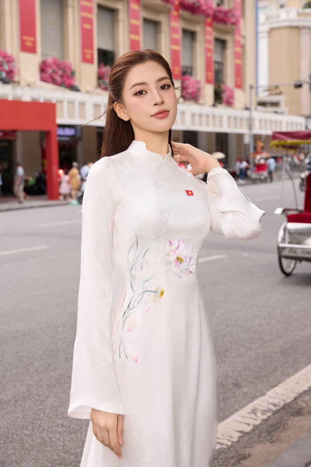 Sao Việt đồng loạt khoe sắc mừng ngày Tết Độc Lập, nhìn những khung hình đầy tự hào mới thấy: Hòa bình đẹp lắm- Ảnh 1. Sao Việt đồng loạt khoe sắc mừng ngày Tết Độc Lập, nhìn những khung hình đầy tự hào mới thấy: Hòa bình đẹp lắm- Ảnh 1.