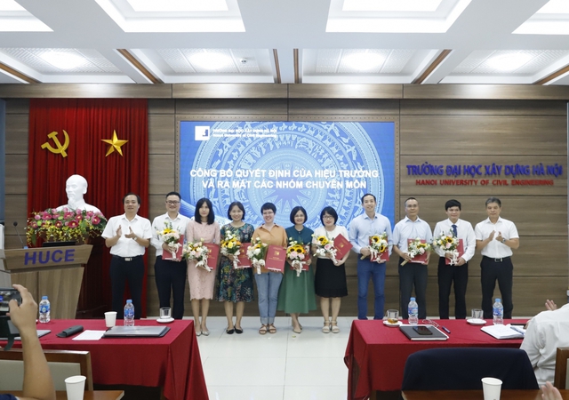 Trường Đại học Xây dựng Hà Nội: Bổ nhiệm Phó Viện trưởng Viện Địa kỹ thuật và Công trình, ra mắt các nhóm chuyên môn
- Ảnh 3.