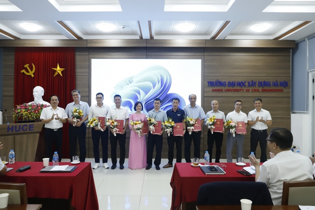 Trường Đại học Xây dựng Hà Nội: Bổ nhiệm Phó Viện trưởng Viện Địa kỹ thuật và Công trình, ra mắt các nhóm chuyên môn
- Ảnh 4.