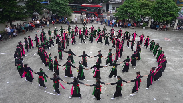 Văn Chấn: Đột phá phát triển kinh tế du lịch gắn với nông nghiệp hữu cơ và văn hóa bản địa, giai đoạn 2025 - 2030- Ảnh 4. Văn Chấn: Đột phá phát triển kinh tế du lịch gắn với nông nghiệp hữu cơ và văn hóa bản địa, giai đoạn 2025 - 2030- Ảnh 4.
