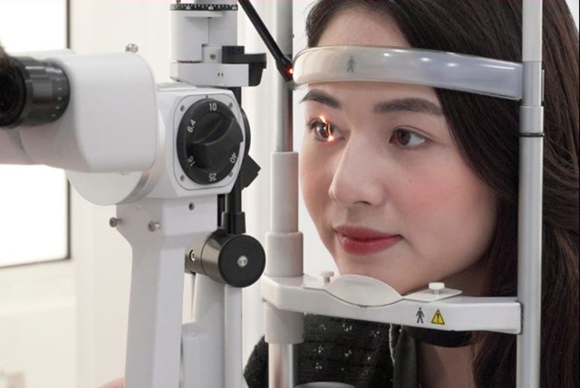 8 câu hỏi trước khi mổ cận ai cũng thắc mắc nhưng ngại không dám hỏi, nhiều khi không biết hỏi ai- Ảnh 2.