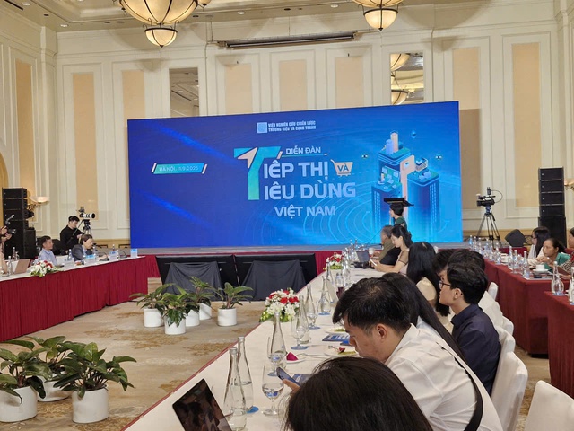 Quang cảnh diễn đàn Quang cảnh diễn đàn