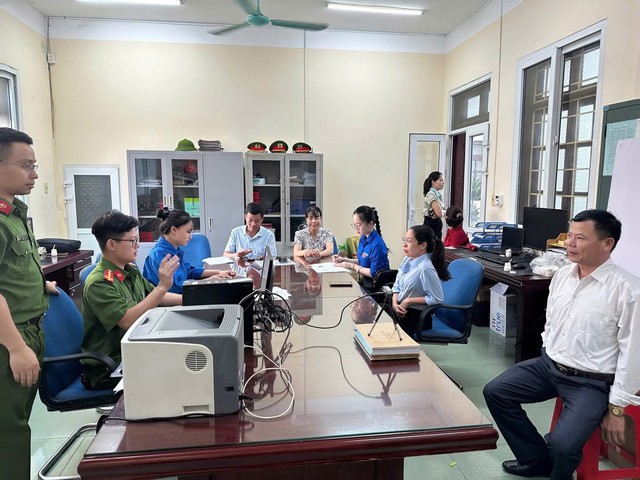 Lan tỏa tinh thần xung kích của tuổi trẻ trong công tác hỗ trợ hành chính và chuyển đổi số- Ảnh 1. Lan tỏa tinh thần xung kích của tuổi trẻ trong công tác hỗ trợ hành chính và chuyển đổi số- Ảnh 1.