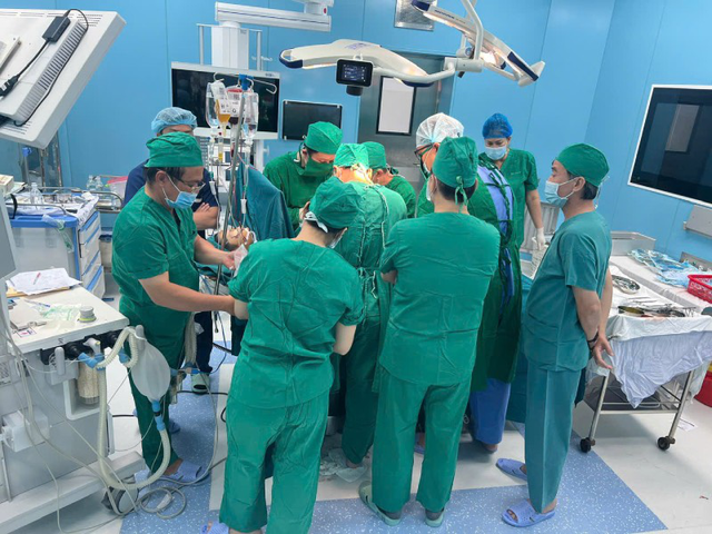 Cứu sống nam sinh 17 tuổi bị chấn thương bụng phức tạp tại đặc khu Côn Đảo- Ảnh 1. Cứu sống nam sinh 17 tuổi bị chấn thương bụng phức tạp tại đặc khu Côn Đảo- Ảnh 1.