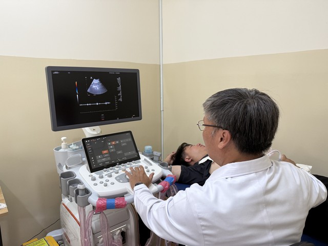 Bệnh viện Lê Văn Thịnh khai trương hệ thống siêu âm đàn hồi mô và siêu âm tim hiện đại- Ảnh 3.