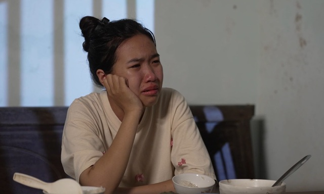 MC Thanh Thảo bật khóc, nhắn nhủ: "Nếu anh có lương tâm, tôi mong anh quay về"- Ảnh 1. MC Thanh Thảo bật khóc, nhắn nhủ: "Nếu anh có lương tâm, tôi mong anh quay về"- Ảnh 1.