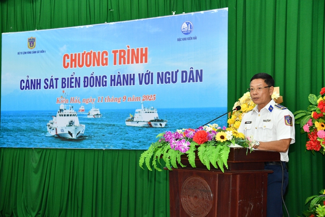 Bộ Tư lệnh Vùng Cảnh sát biển 4 đồng hành với ngư dân đặc khu Kiên Hải, An Giang - Ảnh 2.