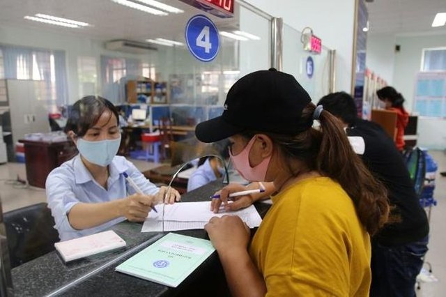 Gần 124.000 lao động được hưởng trợ cấp thất nghiệp- Ảnh 1. Gần 124.000 lao động được hưởng trợ cấp thất nghiệp- Ảnh 1.