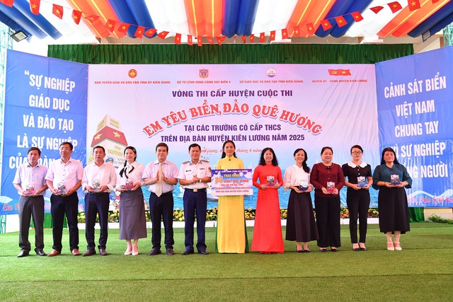 Sân chơi tri thức và khát vọng – Cuộc thi “Em yêu biển, đảo quê hương”- Ảnh 1. Sân chơi tri thức và khát vọng – Cuộc thi “Em yêu biển, đảo quê hương”- Ảnh 1.