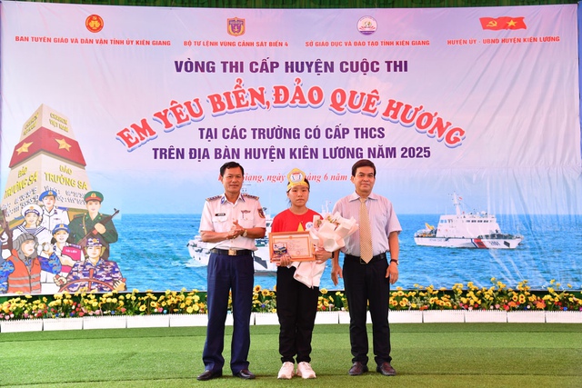 Sân chơi tri thức và khát vọng – Cuộc thi “Em yêu biển, đảo quê hương”- Ảnh 4. Sân chơi tri thức và khát vọng – Cuộc thi “Em yêu biển, đảo quê hương”- Ảnh 4.