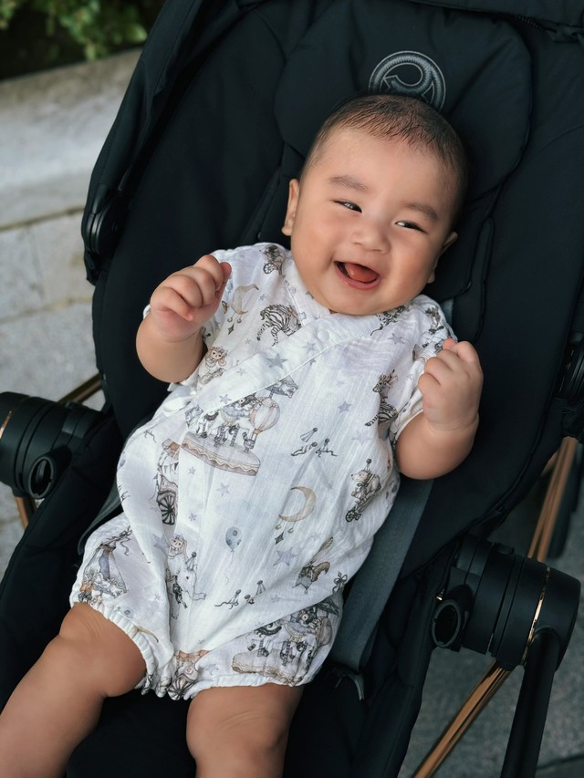 Chú bé Panda nhà MC truc tiep bong da vtv6 Ngọc chưa được 5 tháng đã "trộm vía" nặng gần 9kg, hội các cô các dì thi nhau vào xin vía- Ảnh 4.