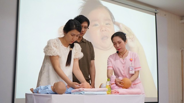 Lớp học tiền sản sáng cuối tuần – Sôi nổi, bổ ích & ngập tràn niềm vui- Ảnh 2.