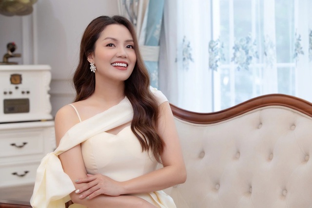 Nữ ca sĩ nổi danh đất Hạ Long: Từ Sao Mai Điểm Hẹn tới hạnh phúc tuổi tứ tuần- Ảnh 3.