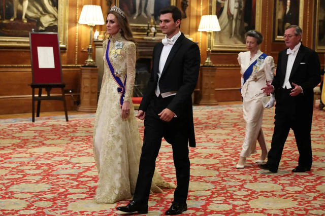 Quốc yến Windsor gây sốc: Vương phi Kate sánh đôi cùng con rể nhà Trump, Tiffany bị “ra rìa”- Ảnh 3.