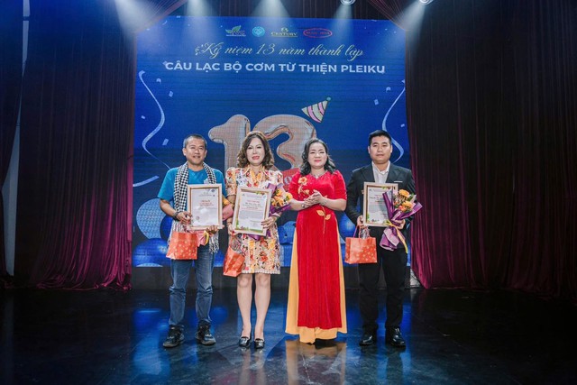 Hành trình 13 năm lan tỏa yêu thương của CLB Cơm Từ Thiện Pleiku- Ảnh 1. Hành trình 13 năm lan tỏa yêu thương của CLB Cơm Từ Thiện Pleiku- Ảnh 1.