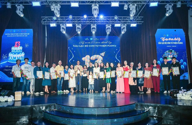 Hành trình 13 năm lan tỏa yêu thương của CLB Cơm Từ Thiện Pleiku- Ảnh 6. Hành trình 13 năm lan tỏa yêu thương của CLB Cơm Từ Thiện Pleiku- Ảnh 6.