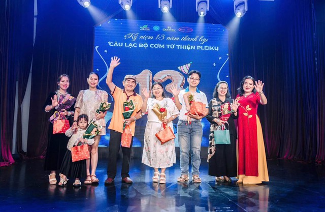 Hành trình 13 năm lan tỏa yêu thương của CLB Cơm Từ Thiện Pleiku- Ảnh 2. Hành trình 13 năm lan tỏa yêu thương của CLB Cơm Từ Thiện Pleiku- Ảnh 2.