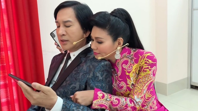 Nam NSƯT 3 đời vợ, 5 con: "Tôi bật khóc, Ngọc Huyền nắm tay tôi siết chặt lại"- Ảnh 2. Nam NSƯT 3 đời vợ, 5 con: "Tôi bật khóc, Ngọc Huyền nắm tay tôi siết chặt lại"- Ảnh 2.