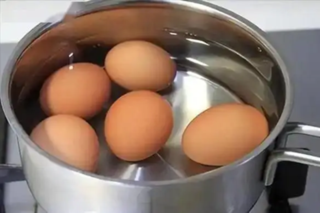 Người có tuổi ăn 1 quả trứng mỗi sáng có tốt?- Ảnh 2.