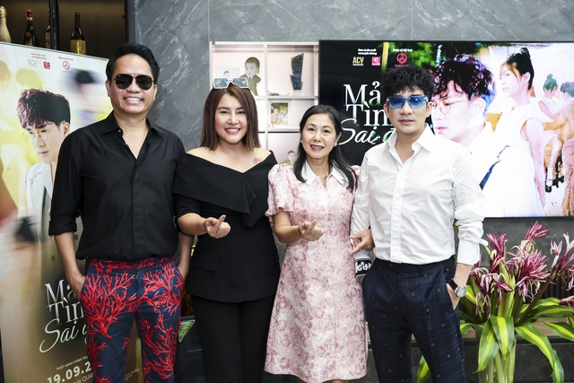 Quang Hà: "Tôi đấm vào mồm khiến bạn diễn bị chảy máu và đã xin lỗi ngay"- Ảnh 2. xem bong da truc tiep nhanh nhat Hà: "Tôi đấm vào mồm khiến bạn diễn bị chảy máu và đã xin lỗi ngay"- Ảnh 2.