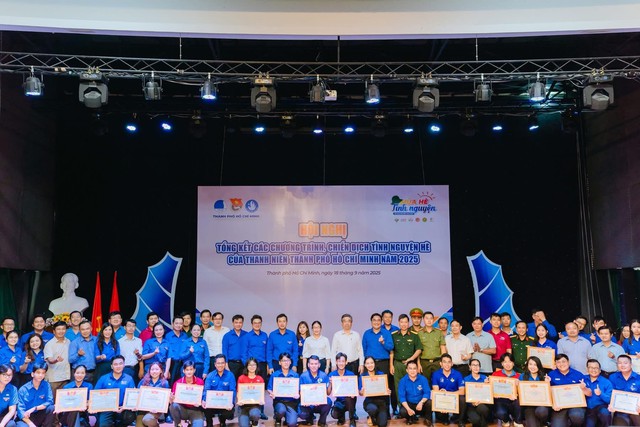 Dấu ấn tuổi trẻ TP.HCM trong Chiến dịch tình nguyện hè 2025- Ảnh 6. Dấu ấn tuổi trẻ TP.HCM truc tiep bong da c1 Chiến dịch tình nguyện hè 2025- Ảnh 6.
