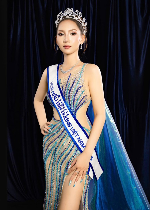 Màn trao vương miện Á hậu Việt cồng kềnh đến mức người nhận thái độ ra mặt?- Ảnh 4.