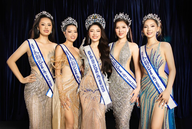 Màn trao vương miện Á hậu Việt cồng kềnh đến mức người nhận thái độ ra mặt?- Ảnh 7.