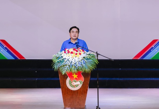 Dấu ấn tuổi trẻ TP.HCM trong Chiến dịch tình nguyện hè 2025- Ảnh 1. Dấu ấn tuổi trẻ TP.HCM truc tiep bong da c1 Chiến dịch tình nguyện hè 2025- Ảnh 1.