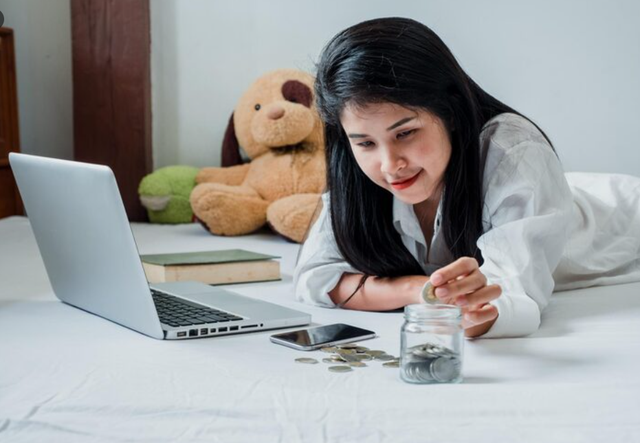 Chị d&acirc;u cả sống bằng lương nhưng vẫn để d&agrave;nh được tiền, c&ograve;n em d&acirc;u bu&ocirc;n b&aacute;n thu nhập cao m&agrave; l&uacute;c n&agrave;o cũng ngập trong nợ nần- Ảnh 1.