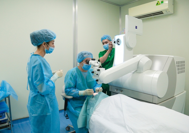 Đi khám tiền mổ cận mà nhận thấy 4 tín hiệu này, nhanh chóng “quay xe” còn kịp!- Ảnh 4. Đi khám tiền mổ cận mà nhận thấy 4 tín hiệu này, nhanh chóng “quay xe” còn kịp!- Ảnh 4.