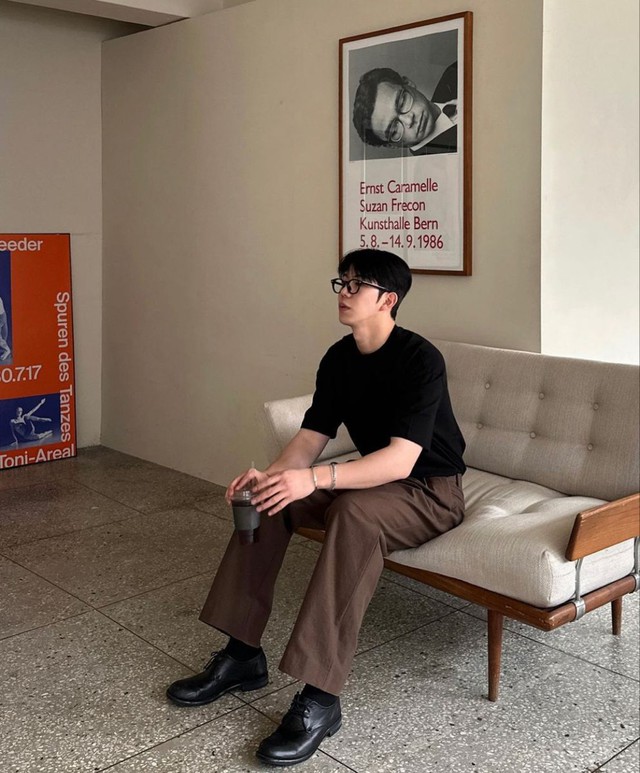 33 tuổi thu nhập ổn, mua ô tô xong còn dư 800 triệu vẫn tự ti không dám lấy vợ: Lý do được nhiều đàn ông đồng tình!- Ảnh 1. 33 tuổi thu nhập ổn, mua ô tô xong còn dư 800 triệu vẫn tự ti không dám lấy vợ: Lý do được nhiều đàn ông đồng tình!- Ảnh 1.