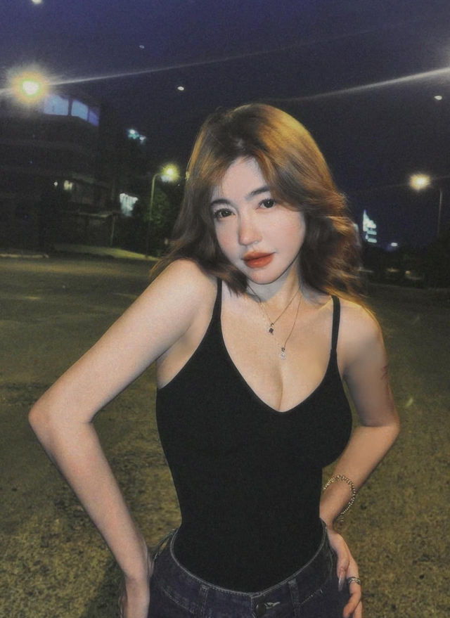 Không thể nhận ra "biểu tượng gợi cảm" đình đám showbiz Việt ở tuổi U40- Ảnh 6. Không thể nhận ra "biểu tượng gợi cảm" đình đám showbiz Việt ở tuổi U40- Ảnh 6.
