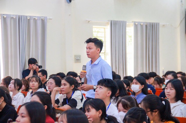 Nhiều trường đại học quan tâm tổ chức Tuần lễ sinh hoạt công dân cho tân sinh viên. Nhiều trường đại học quan tâm tổ chức Tuần lễ sinh hoạt công dân cho tân sinh viên.