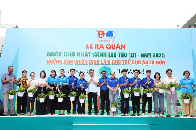 Thanh niên Tp. Hồ Chí Minh ra quân ngày chủ nhật xanh lần thứ 161- Hưởng ứng chiến dịch làm cho thế giới sạch hơn năm 2025- Ảnh 2.