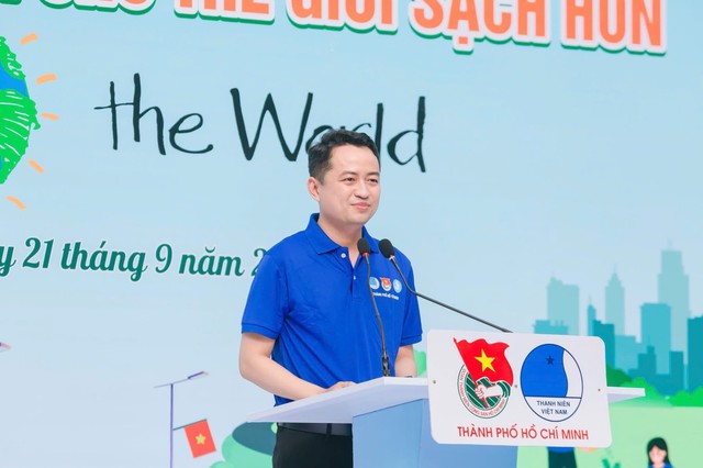 Thanh niên Tp. Hồ Chí Minh ra quân ngày chủ nhật xanh lần thứ 161- Hưởng ứng chiến dịch làm cho thế giới sạch hơn năm 2025- Ảnh 1.