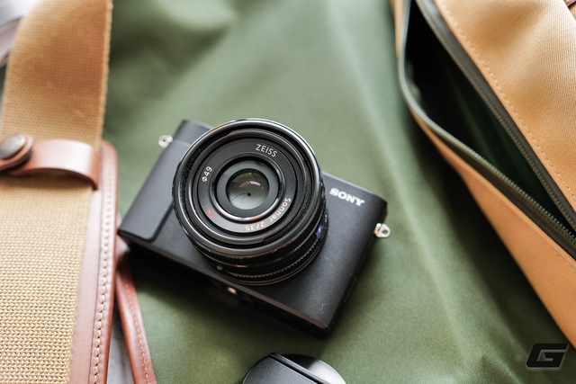 Trải nghiệm Sony RX1R III: Cầm nhỏ gọn, ảnh 61MP "nét căng" nhưng lại có một điểm yếu đáng để tâm này- Ảnh 3. Trải nghiệm Sony RX1R III: Cầm nhỏ gọn, ảnh 61MP "nét căng" nhưng lại có một điểm yếu đáng để tâm này- Ảnh 3.
