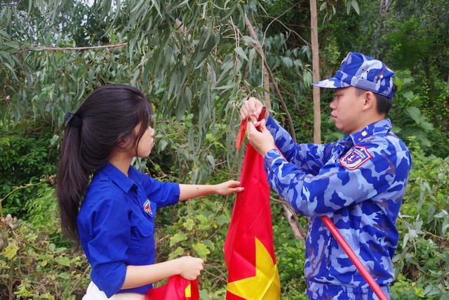Tuổi trẻ Cảnh Sát biển: Dấu ấn đọng lại từ Chiến dịch “Thanh niên tình nguyện Hè” năm 2025
- Ảnh 1. Tuổi trẻ Cảnh Sát biển: Dấu ấn đọng lại từ Chiến dịch “Thanh niên tình nguyện Hè” năm 2025
- Ảnh 1.