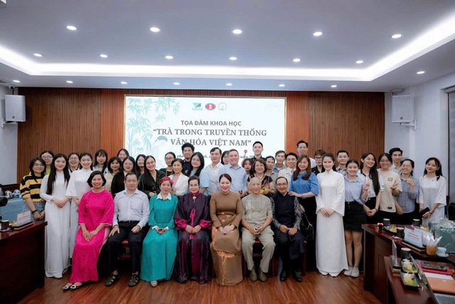 Trà sư Ngô Thị Thanh Tâm và hành trình hơn 30 năm lan tỏa văn hóa trà Việt- Ảnh 2. Trà sư Ngô Thị Thanh Tâm và hành trình hơn 30 năm lan tỏa văn hóa trà Việt- Ảnh 2.