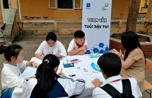 Giúp người học khắc phục khó khăn về học tập, tâm lí, quan hệ xã hội- Ảnh 4. Giúp người học khắc phục khó khăn về học tập, tâm lí, quan hệ xã hội- Ảnh 4.