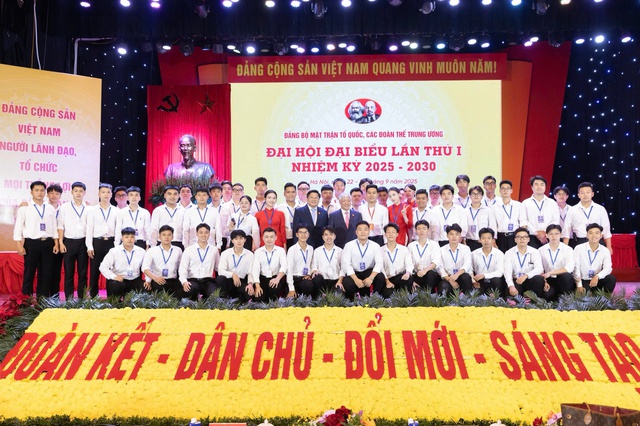 Tổng Bí thư Tô Lâm dự và phát biểu chỉ đạo Đại hội đại biểu Đảng bộ MTTQ, các đoàn thể Trung ương lần thứ I, nhiệm kỳ 2025-2030- Ảnh 7. Tổng Bí thư Tô Lâm dự và phát biểu chỉ đạo Đại hội đại biểu Đảng bộ MTTQ, các đoàn thể Trung ương lần thứ I, nhiệm kỳ 2025-2030- Ảnh 7.