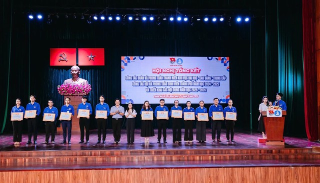 Hội nghị tổng kết công tác Đoàn – Hội và phong trào sinh viên năm học 2024 – 2025, triển khai nhiệm vụ năm học 2025 – 2026- Ảnh 4. Hội nghị tổng kết công tác Đoàn – Hội và phong trào sinh viên năm học 2024 – 2025, triển khai nhiệm vụ năm học 2025 – 2026- Ảnh 4.