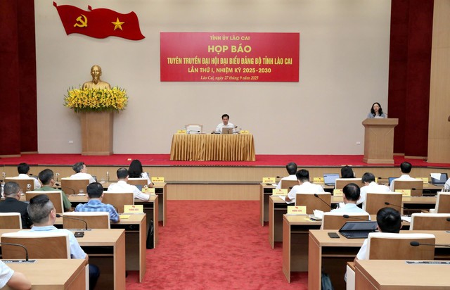 Lào Cai “xoay chuyển tình thế” để tăng tốc phát triển trở thành trung tâm kết nối giao thương kinh tế giữa Việt Nam và các nước ASEAN với vùng Tây Nam - Trung Quốc- Ảnh 1. Lào Cai “xoay chuyển tình thế” để tăng tốc phát triển trở thành trung tâm kết nối giao thương kinh tế giữa Việt Nam và các nước ASEAN với vùng Tây Nam - Trung Quốc- Ảnh 1.